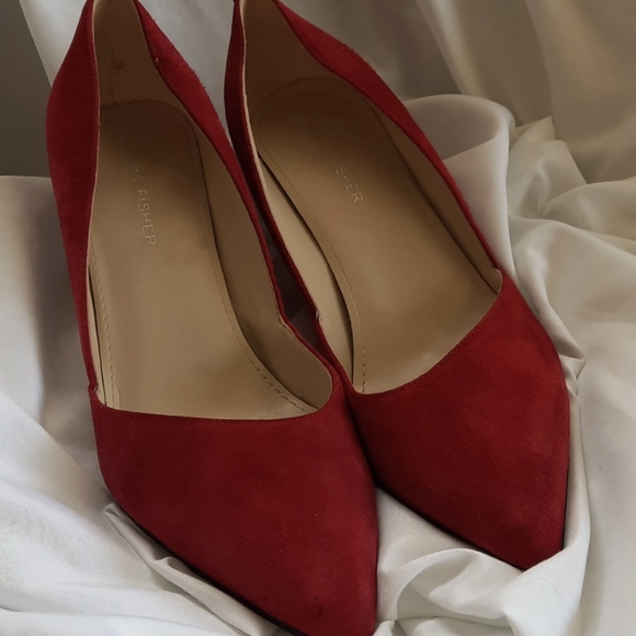 Marc Fisher Red High Heels 8  👠 - Picture 4 of 9